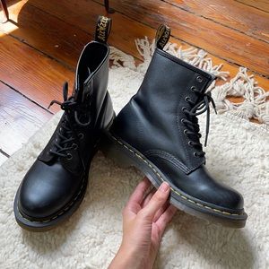 Dr. Martens original black
